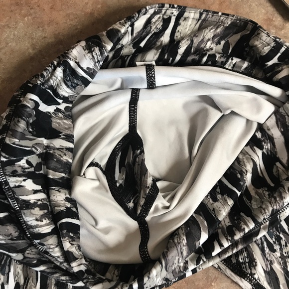 UA Womens Fly by printed Capri 1248730 - Picture 3 of 11